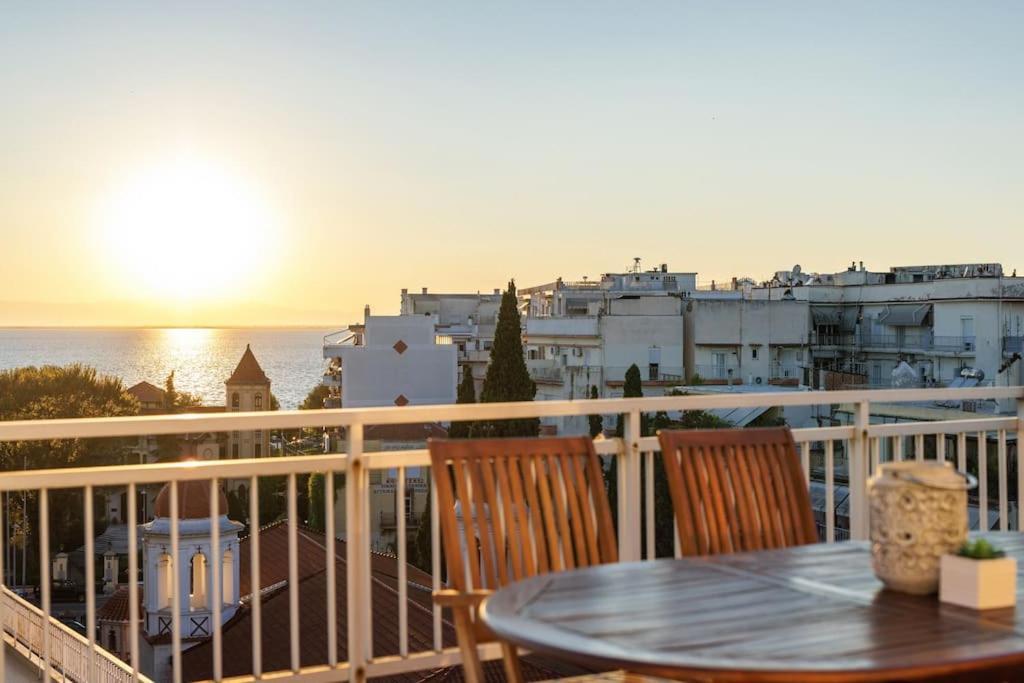 Sea View Sunset Penthouse Lägenhet Thessaloníki Exteriör bild